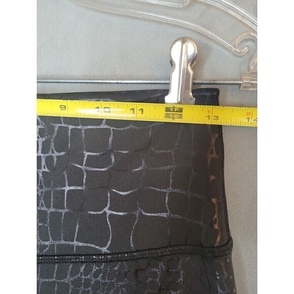 Glyder Women’s size M High Rise Leggings Black Shiny Embossed Croc Skin EUC! - Picture 7 of 9